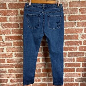 HUSH UK brand skinny slim fit jeans with star on butt pocket. Size 2